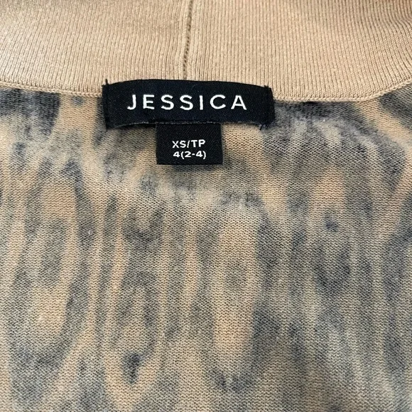 Jessica Patterned Crop Top- Size XS - Picture 4 of 10